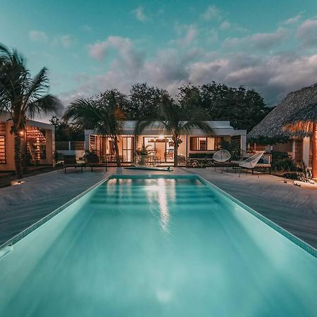 Surf And Yoga Retreat Nicaragua Hostel La Albina Exterior photo
